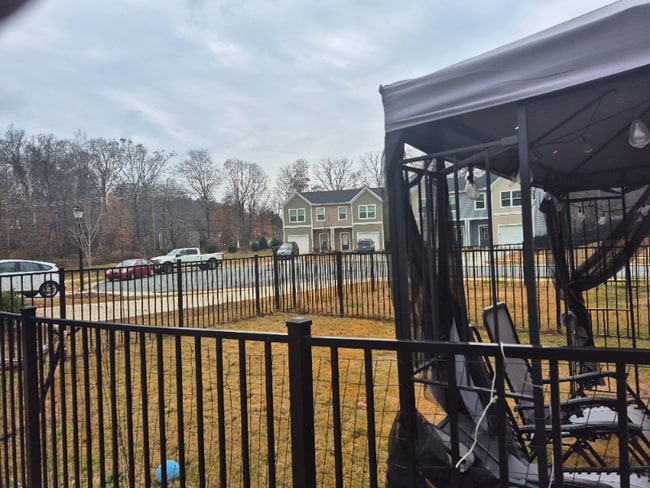 Building Photo - 120 Fosters Gln Pl