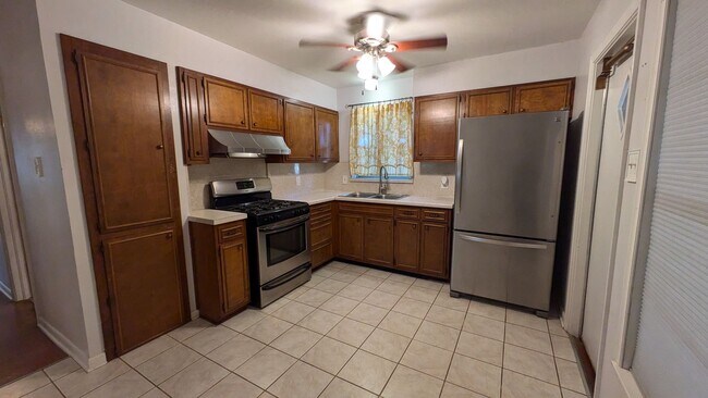 Foto del edificio - 1110 Sumner Dr