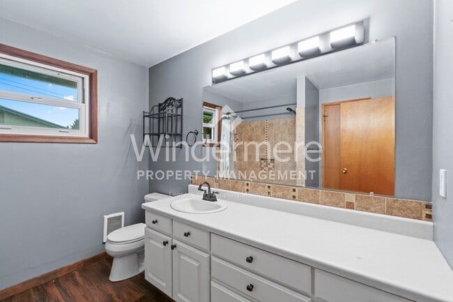 Building Photo - **Available July** 4 Bedroom Home In Spokane Valley
