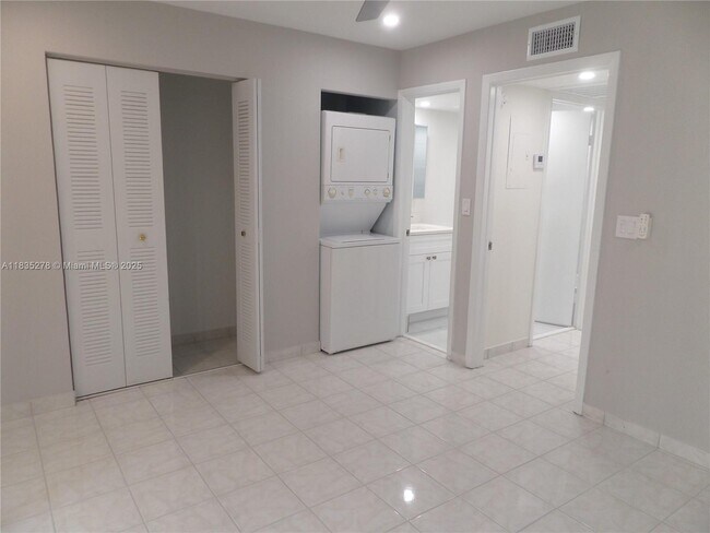 Foto del edificio - 2154 W 60th St