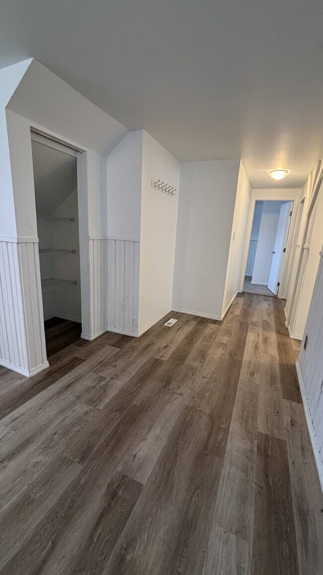 Photo du bâtiment - 4225-4117 117 Ave NW