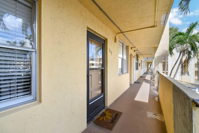 Foto del edificio - 777 S Federal Hwy