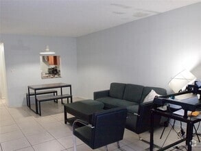 Building Photo - 7400 NW 85th Ct