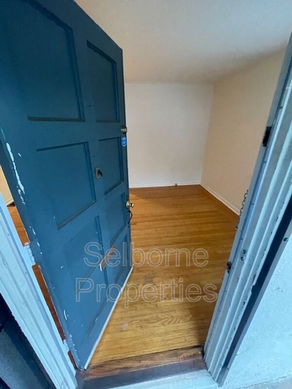 Building Photo - 624 Valle Vista Ave