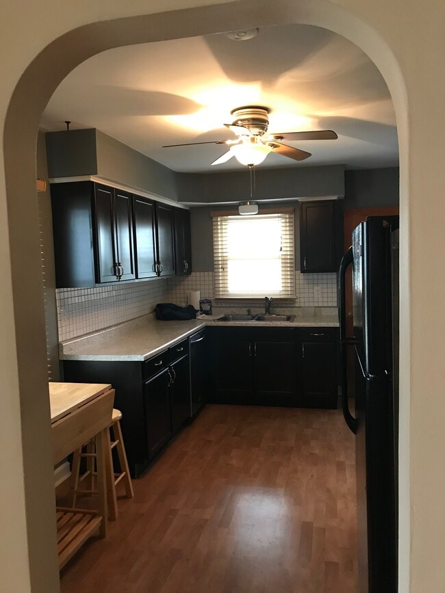 Eat-in Kitchen - 303 W Stanage Ave