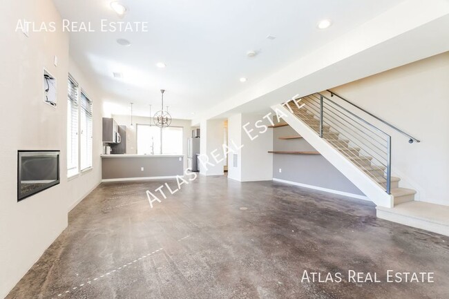 Building Photo - MODERN LOHI TOWNHOME