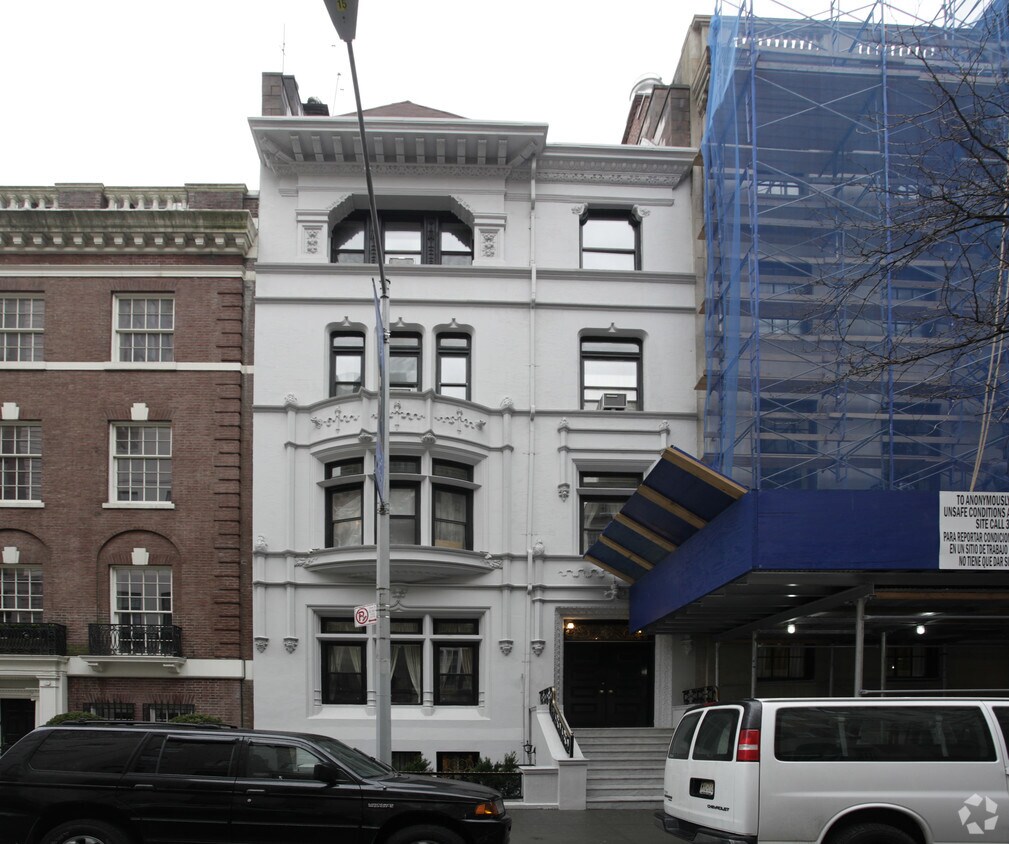 Primary Photo - 14 E 69th St