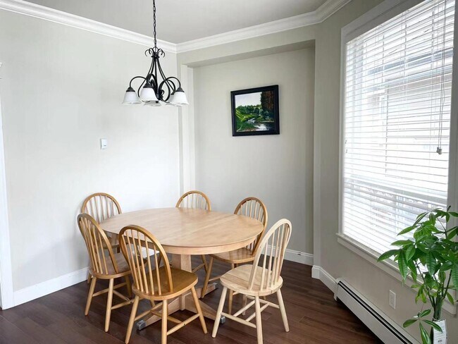 Photo du bâtiment - upper 1458* 59A AVENUE