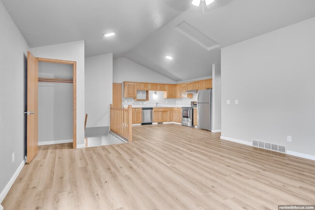 Building Photo - Allouez Parkway Apartments