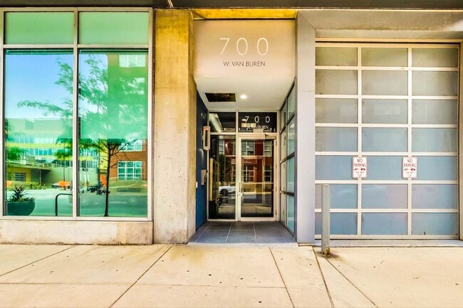 Building Entrance - 700 W Van Buren St