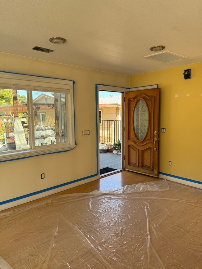 Building Photo - 4167 Oakwood Dr