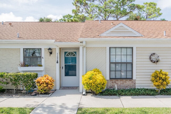 Building Photo - 1152 Fairvilla Dr