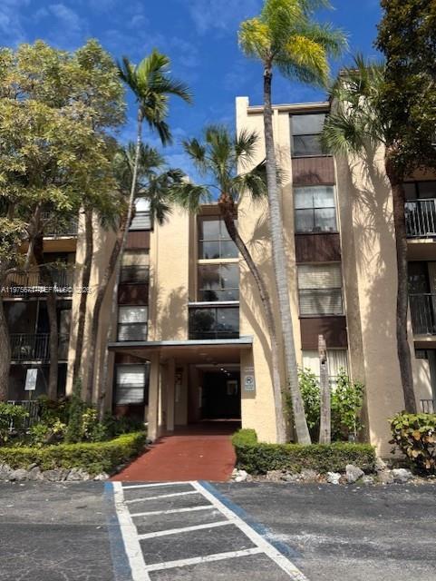 Building Photo - 14211 N Kendall Dr