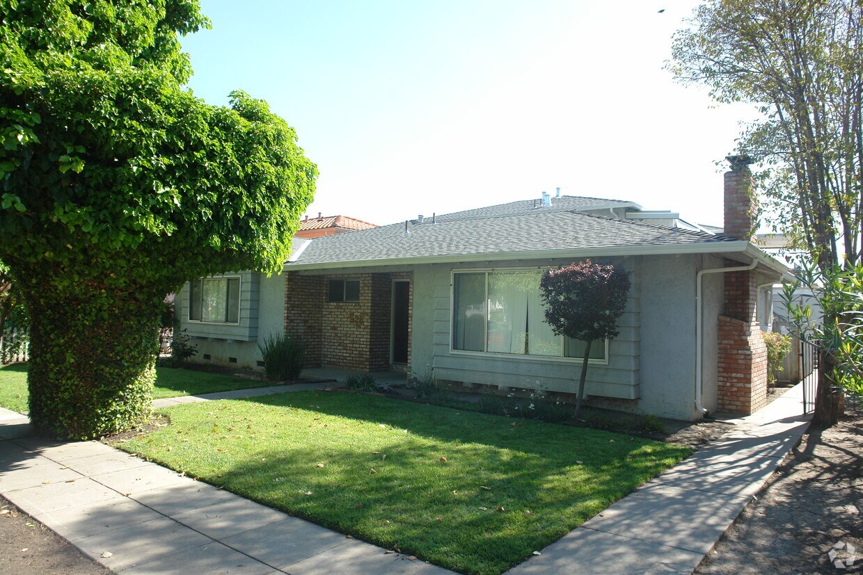 Primary Photo - 626 Pinewood Dr