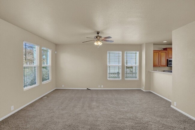 Building Photo - 2424 St Paul Dr