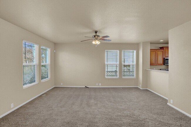 Foto del edificio - 2424 St Paul Dr