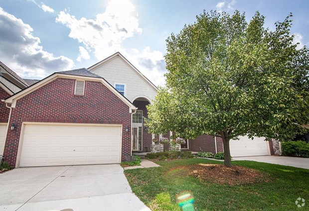 Building Photo - 2090 Preserve Cir W