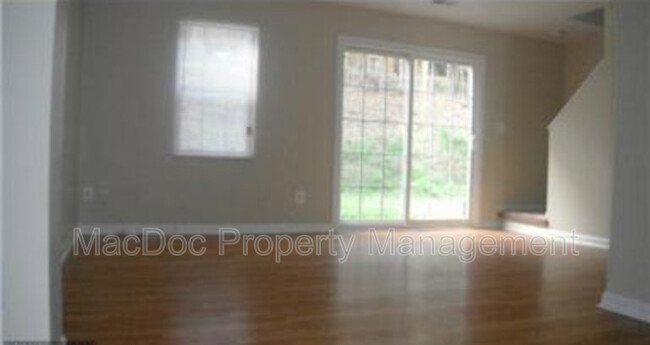 Building Photo - 103 Kings Mill Dr