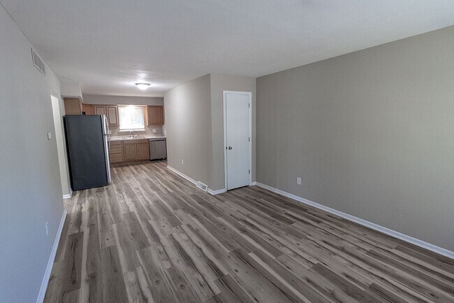 Foto del edificio - 3415 Balboa Ln