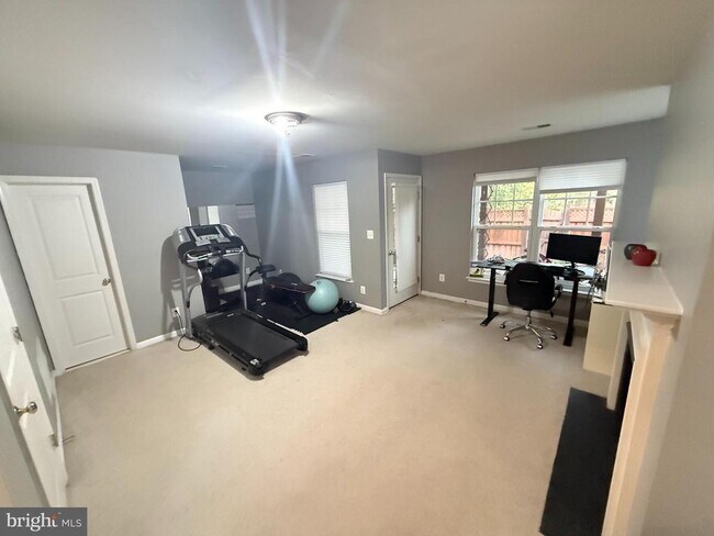 Foto del edificio - 43225 Highgrove Terrace