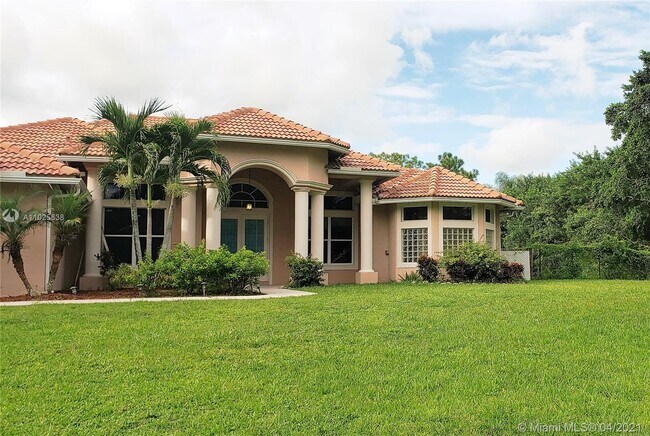 Building Photo - 13577 52nd Ct N