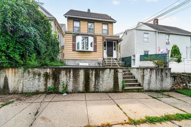 Building Photo - 72 Bayard St