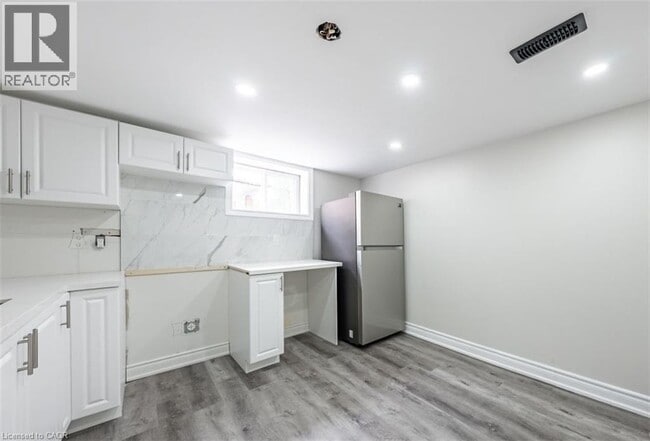 Building Photo - 313 Ashbury Rd