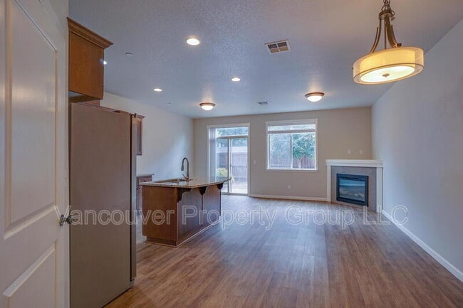 Foto del edificio - 5809 NE 71st Ave