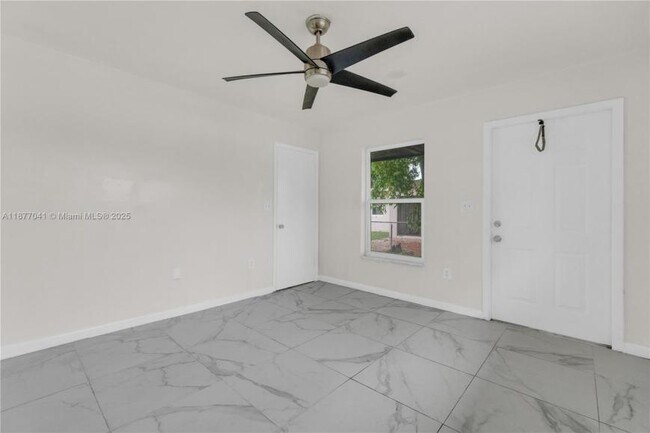 Building Photo - 3 bedroom in West Park FL 33023