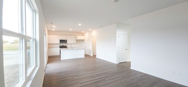 Building Photo - 4146 Viceroy St