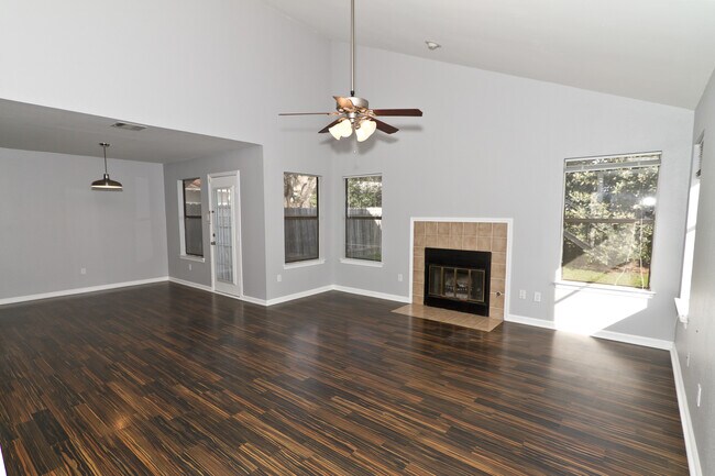 Building Photo - 12920 Modena Trail