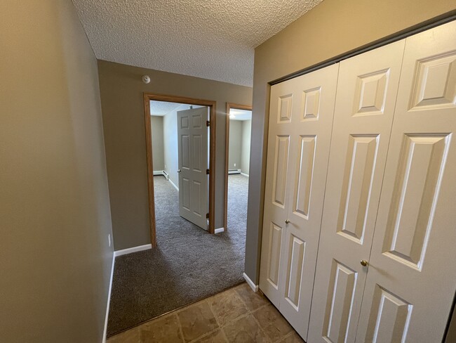 2 bd 2 bath entry - Goettens Grove Apartments