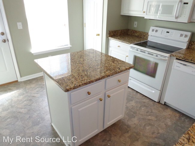 Building Photo - 3 br, 2 bath House - 230 Coral Circle