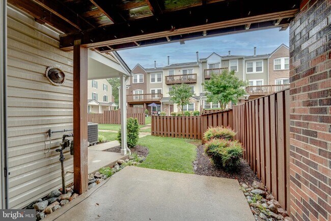 Foto del edificio - 4047 Chetham Wy