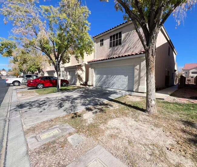 Building Photo - GATED SINGLE HOUSE