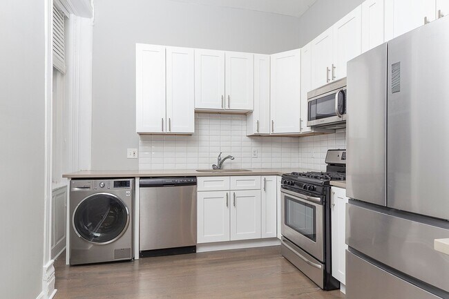 Foto del edificio - 46 E Chicago Ave