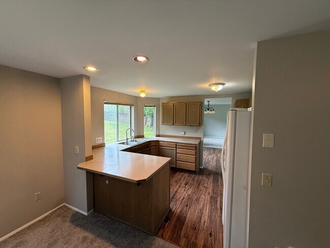 Foto del edificio - 4 Bedroom 2.5 Bath. Cul-de-Sac Home. New P...