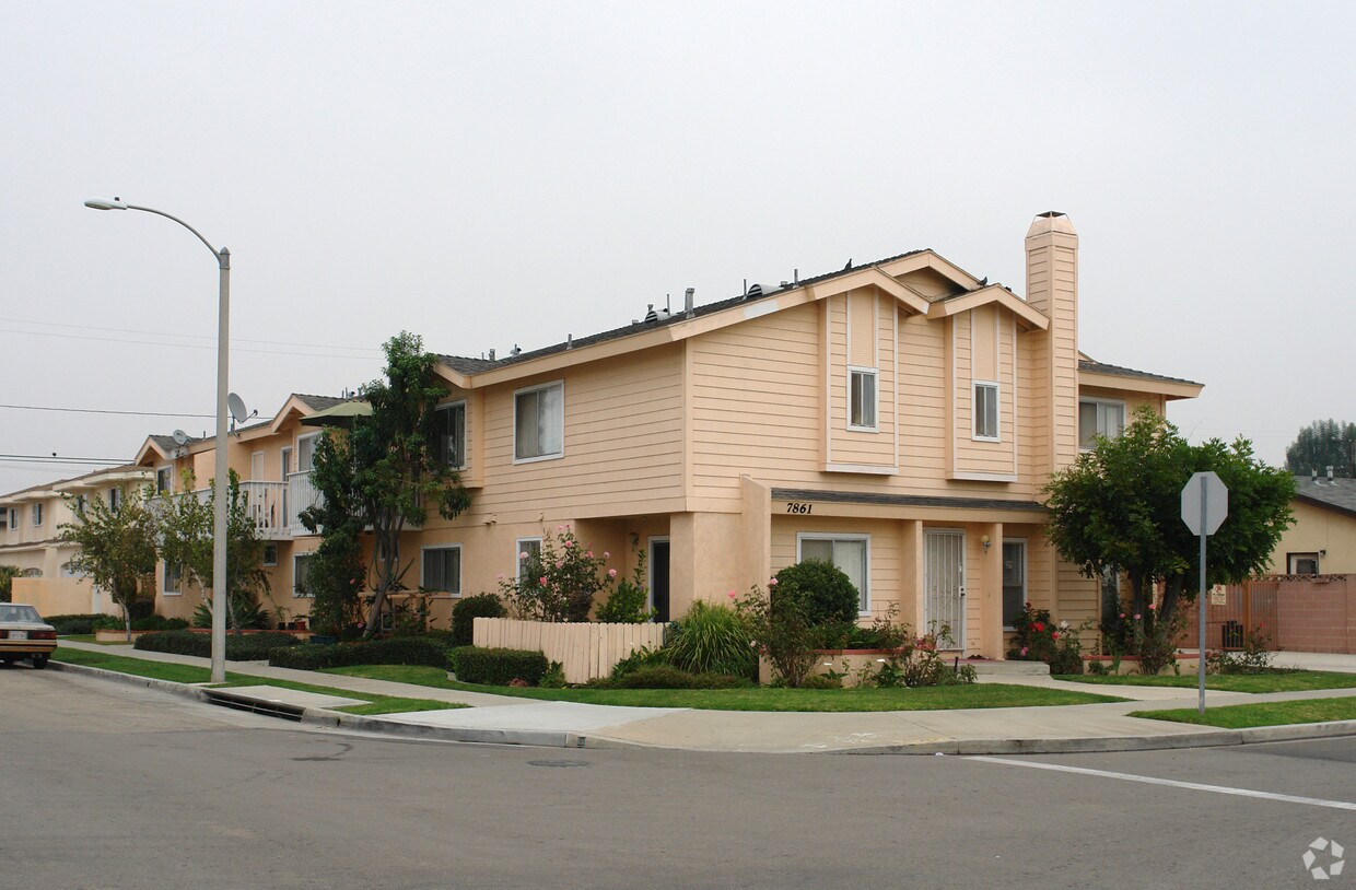 Foto principal - 7861 13th St