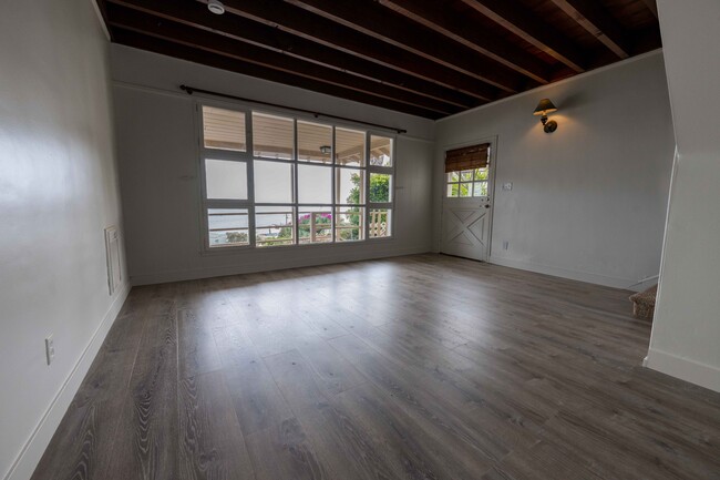 Building Photo - 21337 Rambla Vis