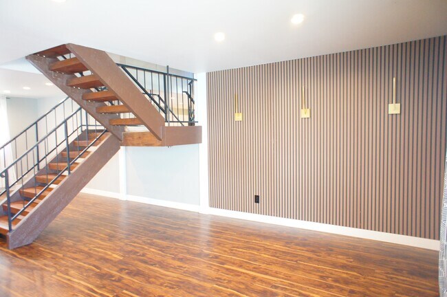 Building Photo - 4206 N Parkway Ave
