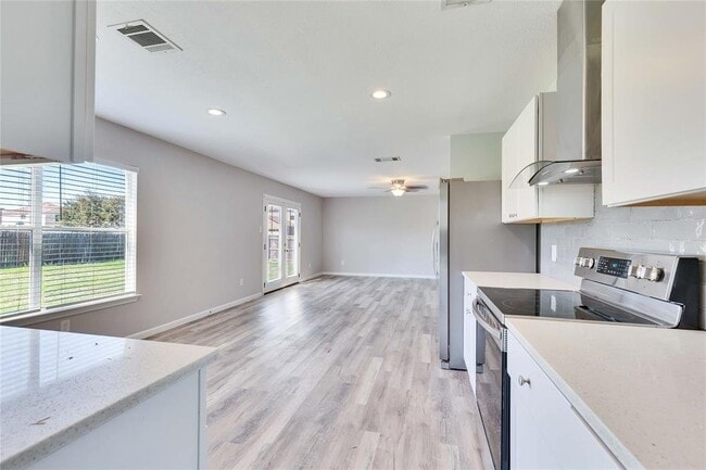 Building Photo - 403 Bello Dr