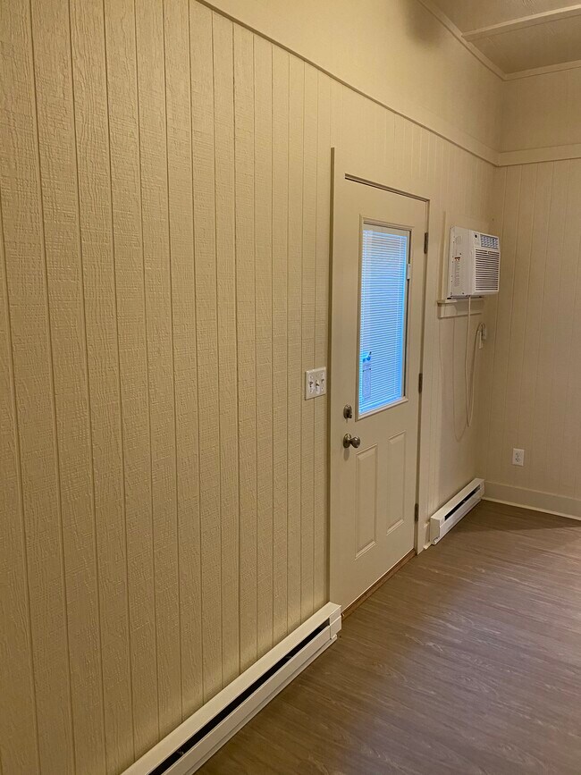 Family Room - 429 Kentucky St