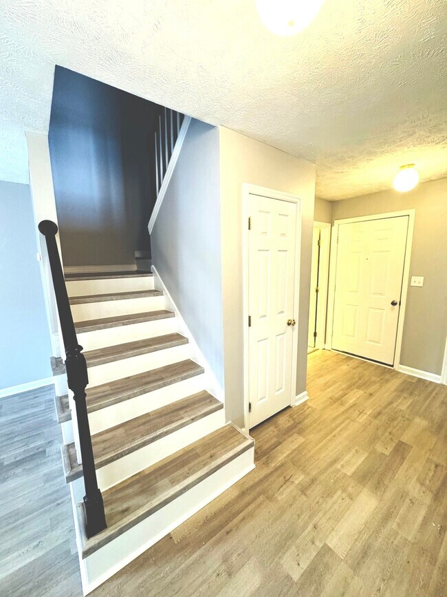 Foto del edificio - 5551 Robmont Dr