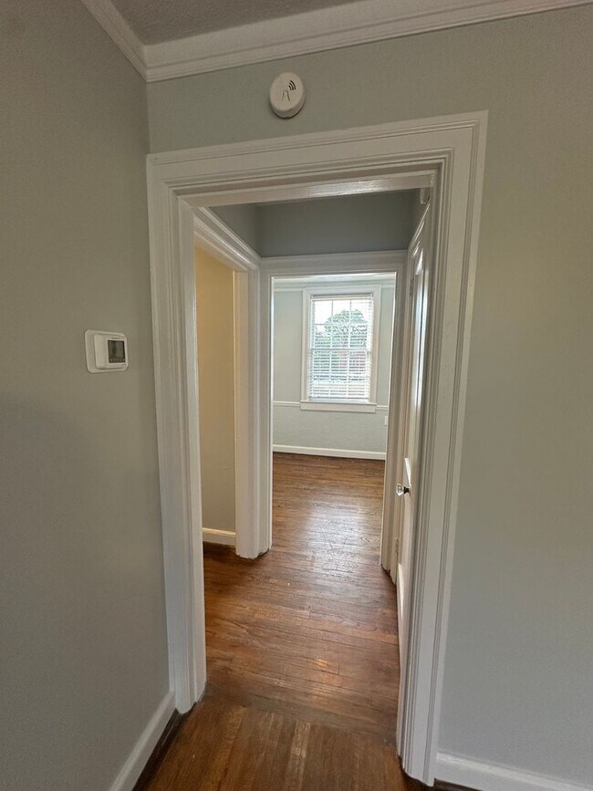 Building Photo - 2940 Oleander Dr