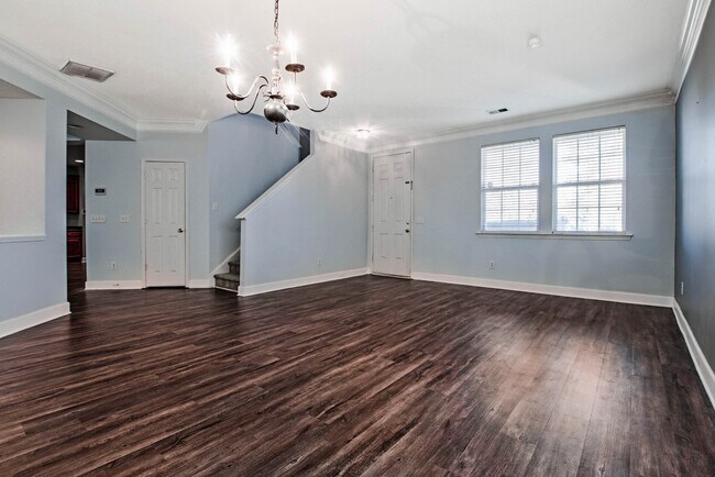 Building Photo - 27 Pin Oak Ln