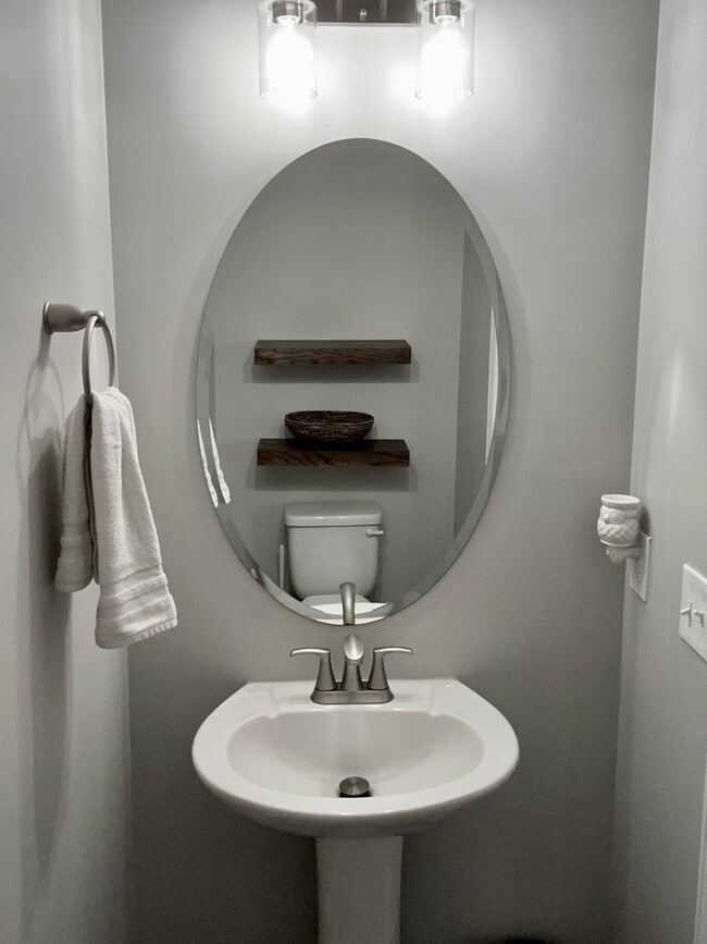 Foto del edificio - 9583 Yarbrough Rd