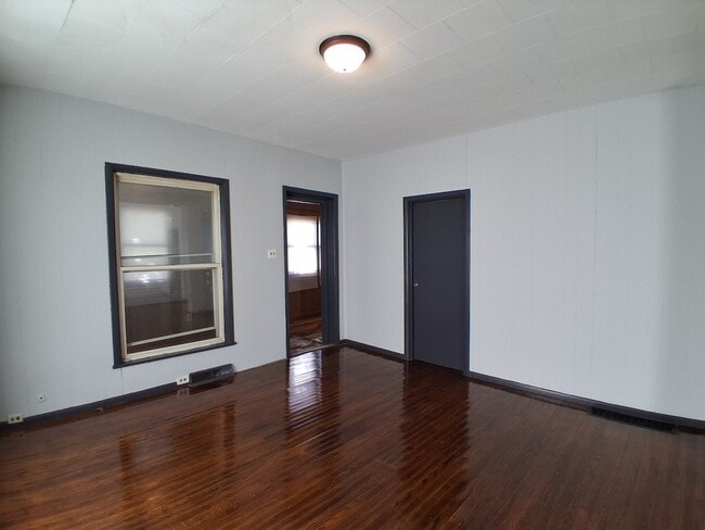 Building Photo - 35 S Griffin St