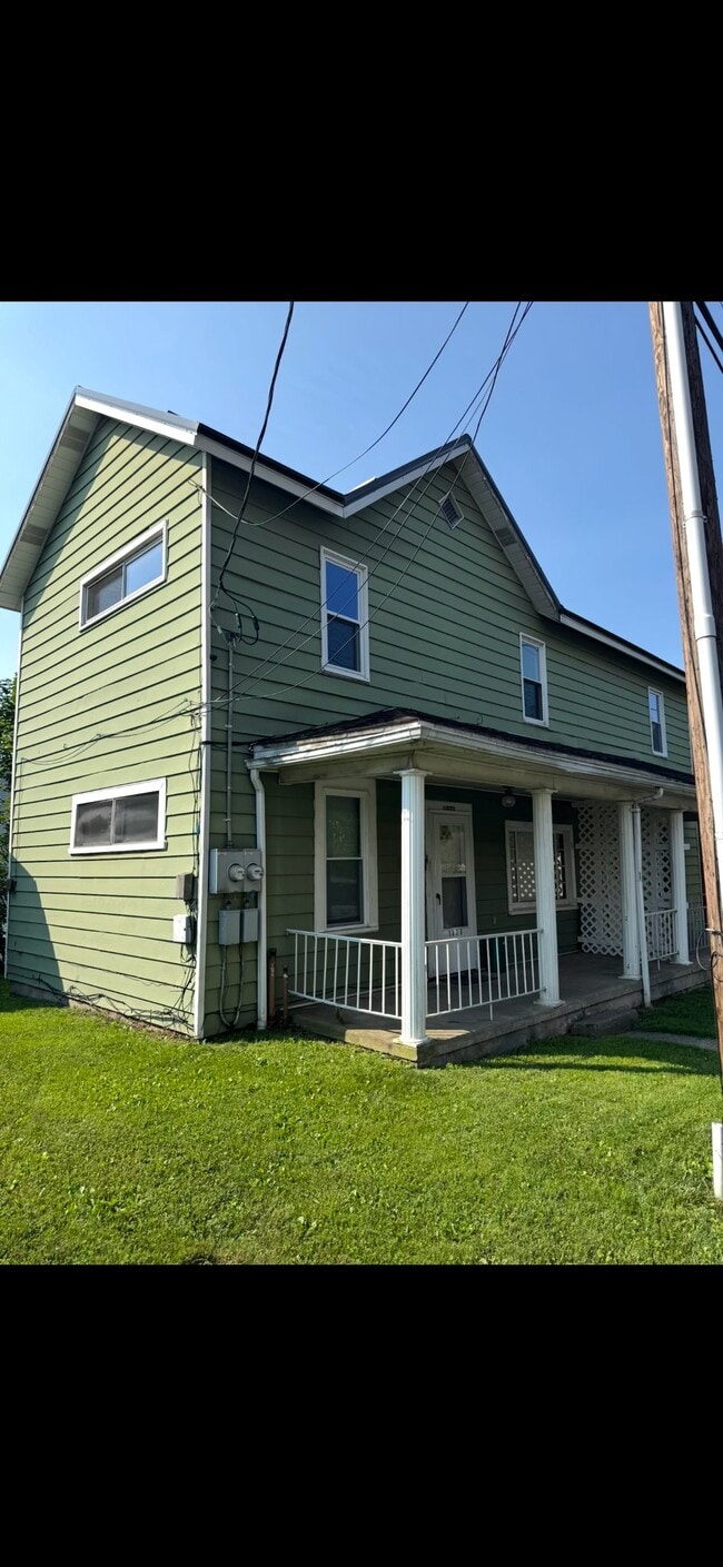 Building Photo - 1070 Chestnut St