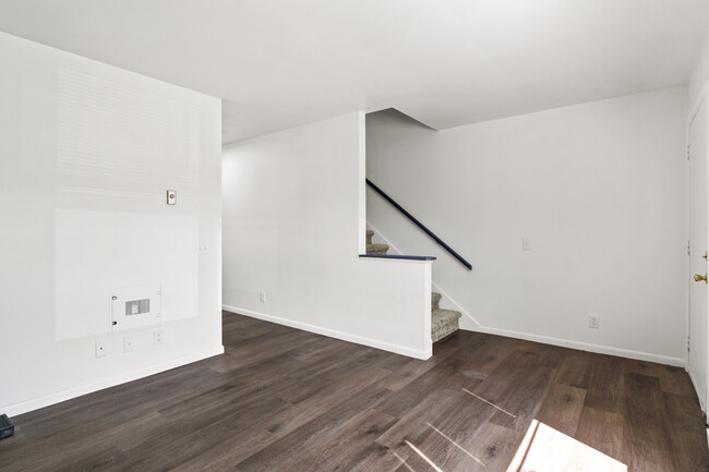 Foto del edificio - The Meadows Student Housing: Newly Renovated