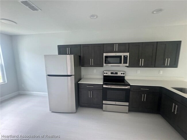 Building Photo - 5520 Cortez Blvd